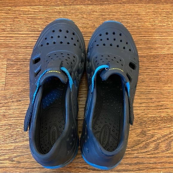 Merrell | Hydro Canyon Kids Water Friendly lightweight Sandal in Blue Size 2 - Picture 10 of 12